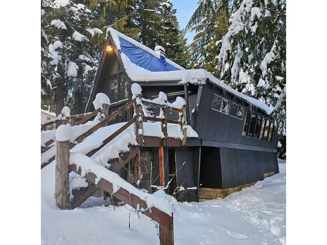 $849,900 | 31060 Bergstrasse Lane, Government Camp, OR 97028