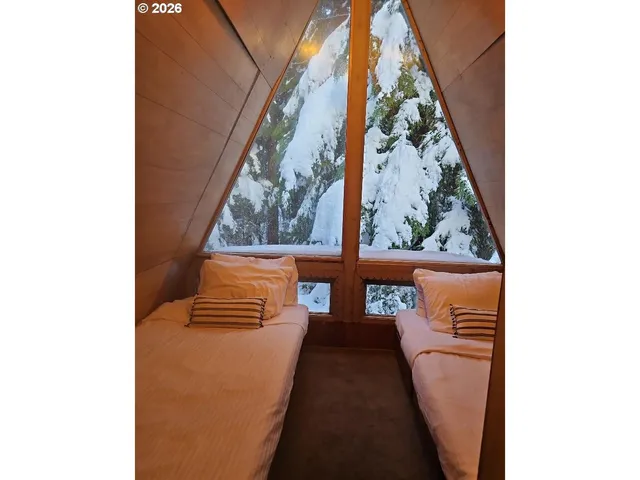 $849,900 | 31060 Bergstrasse Lane, Government Camp, OR 97028