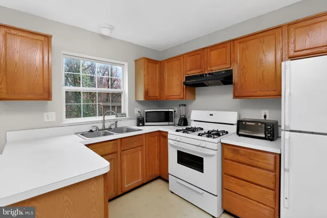 $345,000 | 1874 Tiger Lily Circle, Woodbridge, VA 22192