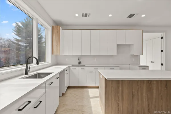 $1,149,000 | 13 Warren Court, Unit 213, Monsey, NY 10952