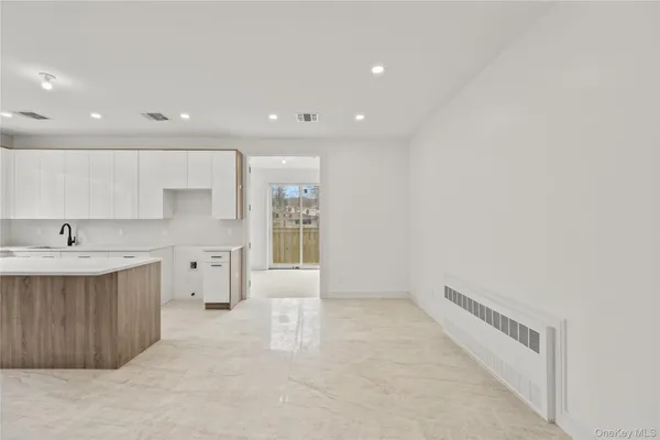 $1,149,000 | 13 Warren Court, Unit 213, Monsey, NY 10952
