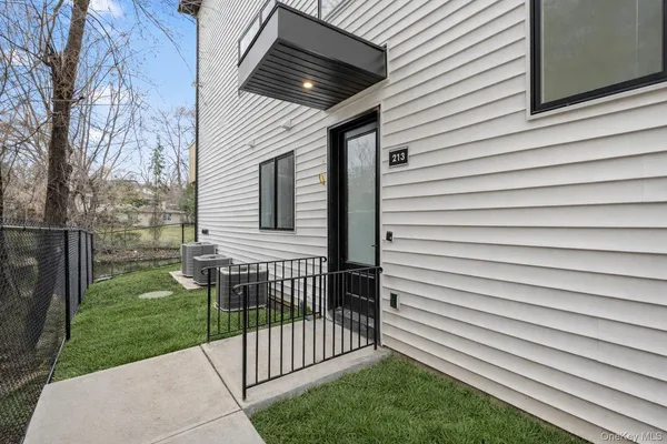 $1,149,000 | 13 Warren Court, Unit 213, Monsey, NY 10952