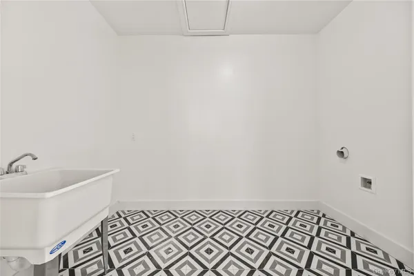 $1,149,000 | 13 Warren Court, Unit 213, Monsey, NY 10952