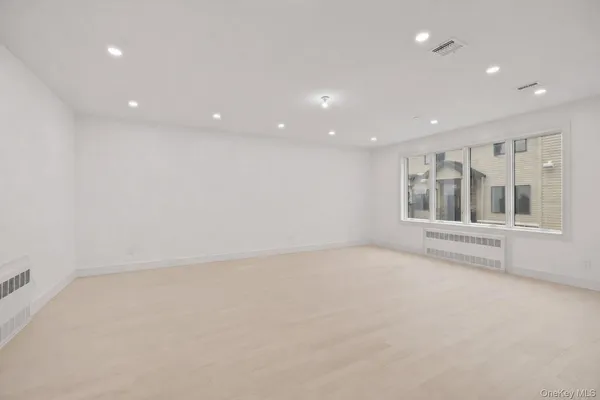 $1,149,000 | 13 Warren Court, Unit 213, Monsey, NY 10952
