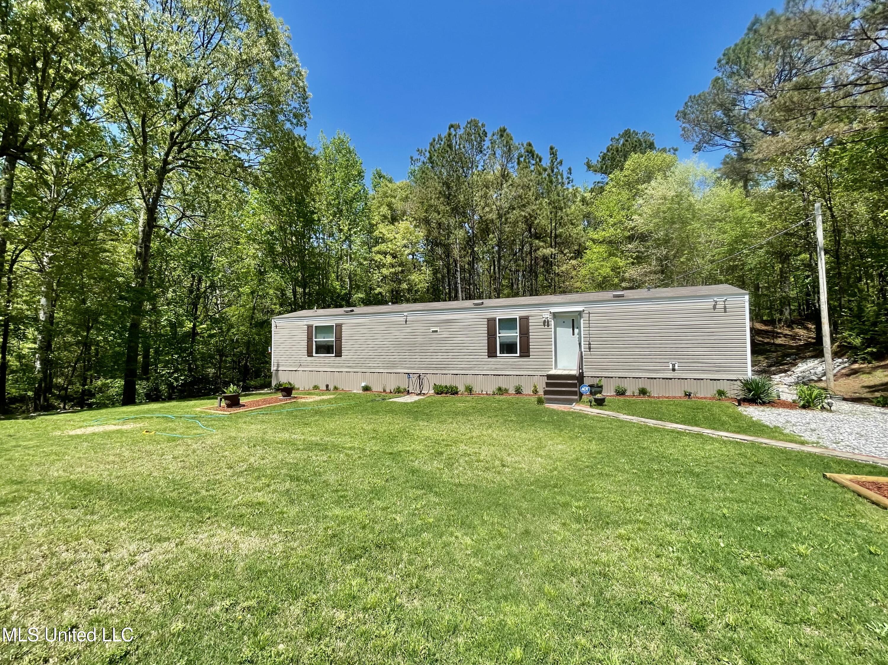 315 Young Road Byhalia, MS 38611 - Photo 1 of 14 C38A7ABB-DE6E-484D-8F7E-FB4DC246EBDA