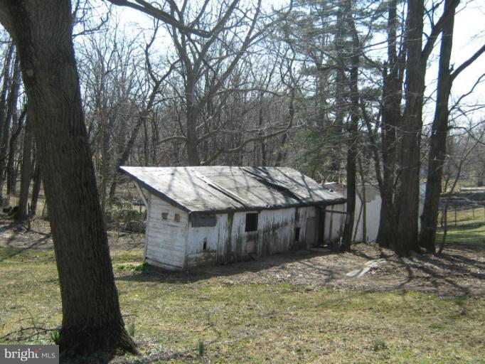5142 Poe Road Chambersburg, PA 17202 - Photo 10 of 11 Shed