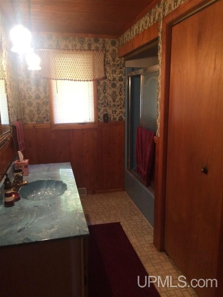 9186 Co Road Rapid River, MI 49878 - Photo 15 of 36