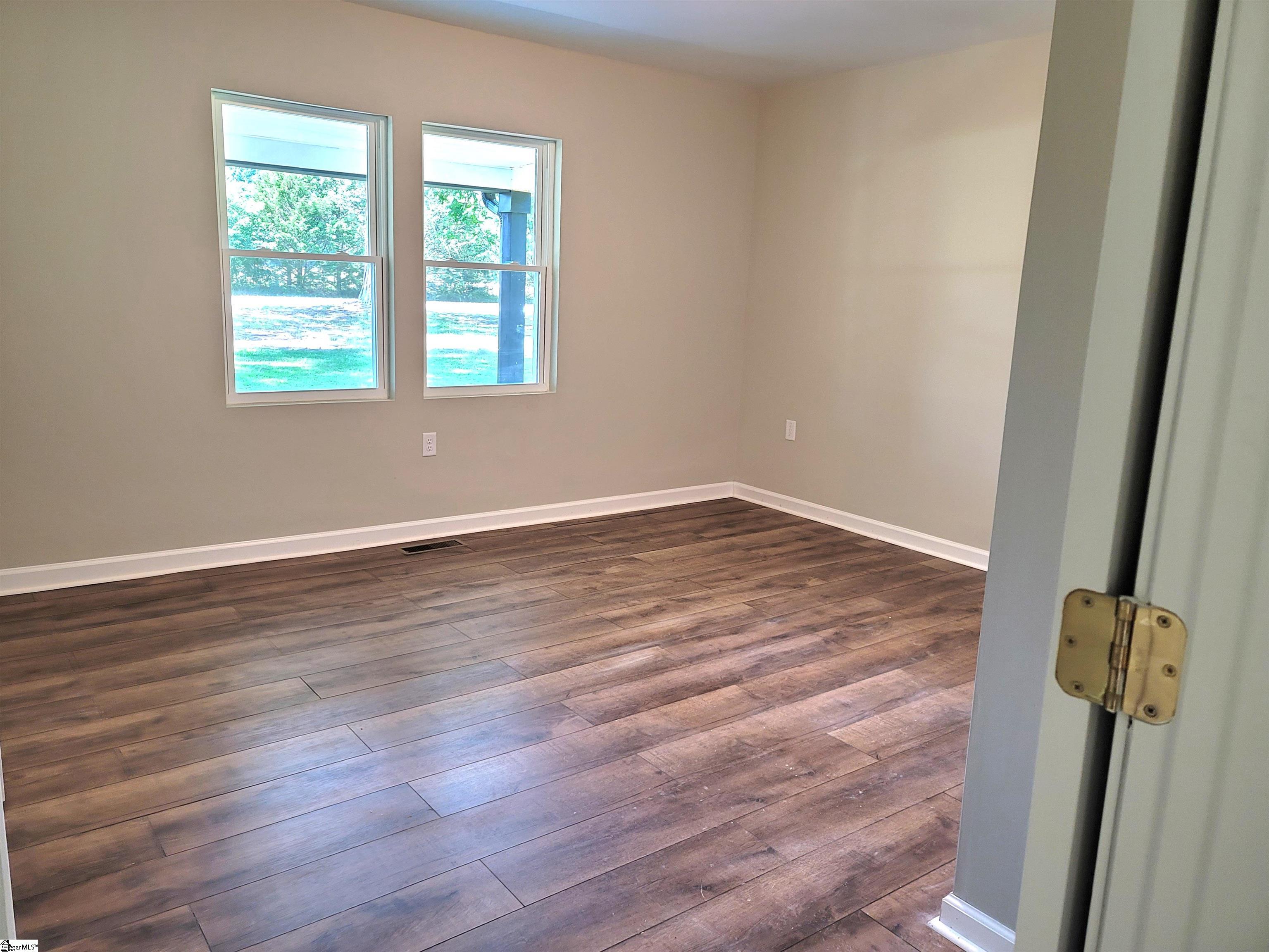 528 Old Hundred Road Pelzer, SC 29669 - Photo 15 of 29