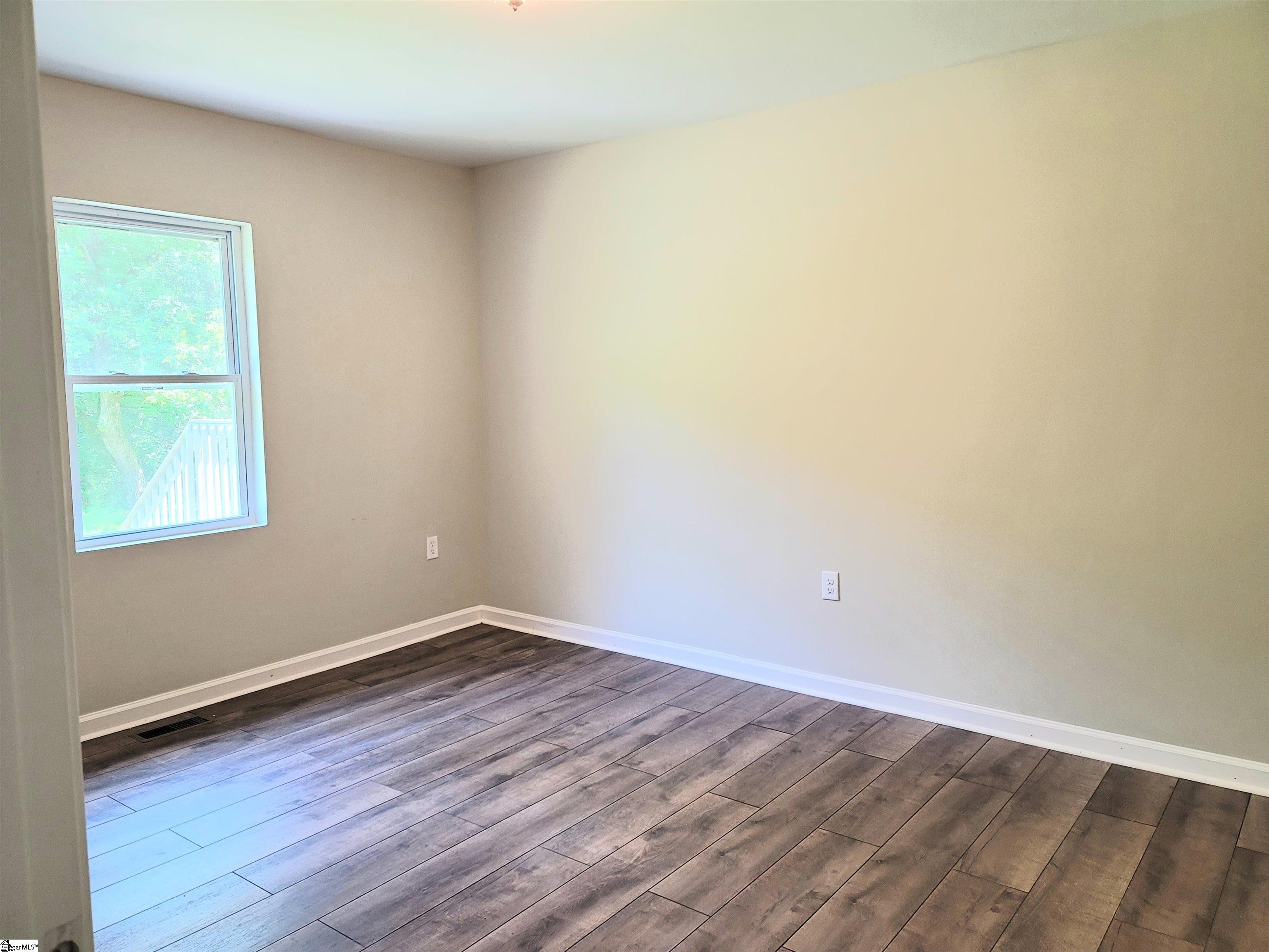 528 Old Hundred Road Pelzer, SC 29669 - Photo 16 of 29