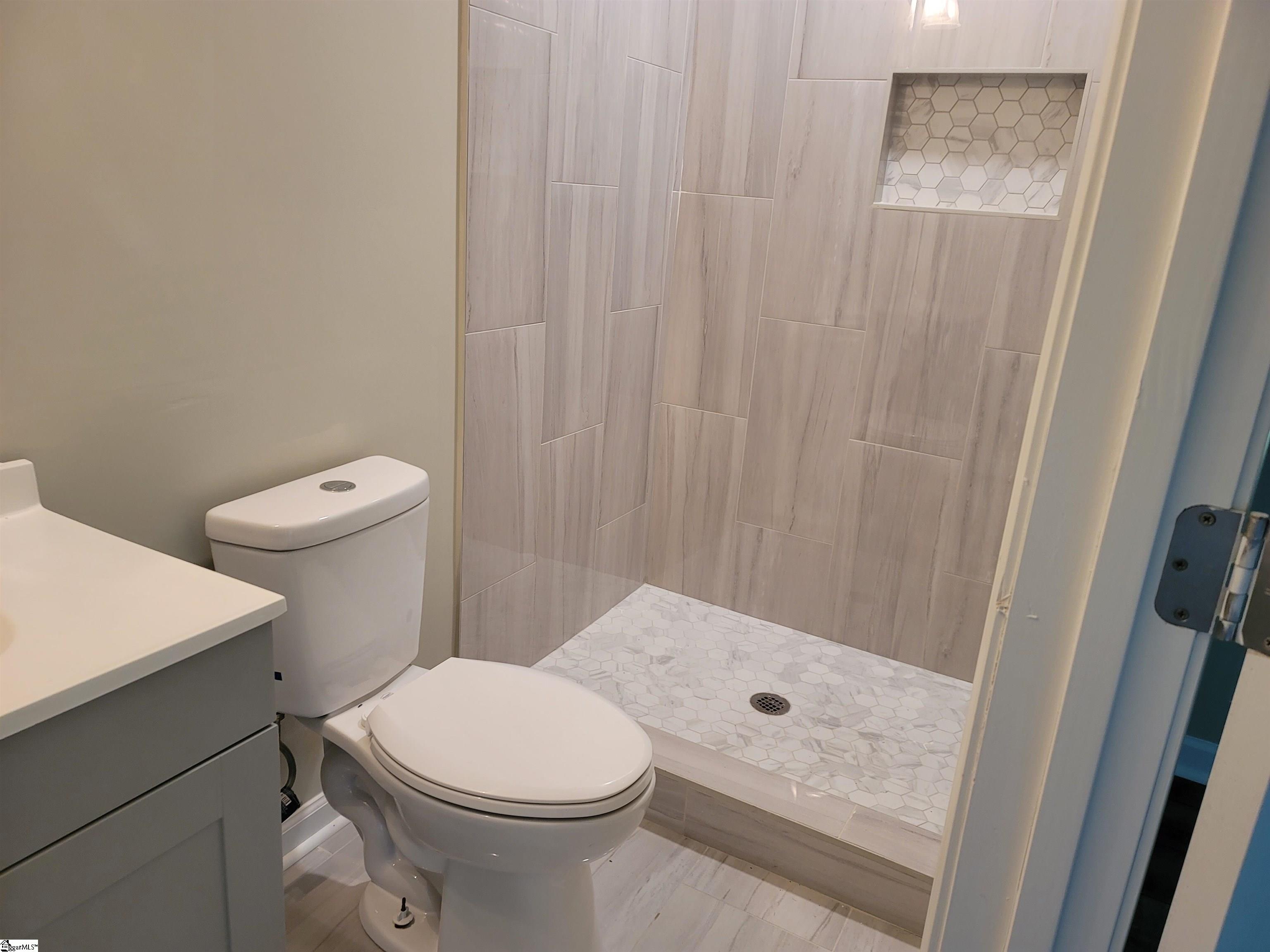 528 Old Hundred Road Pelzer, SC 29669 - Photo 17 of 29