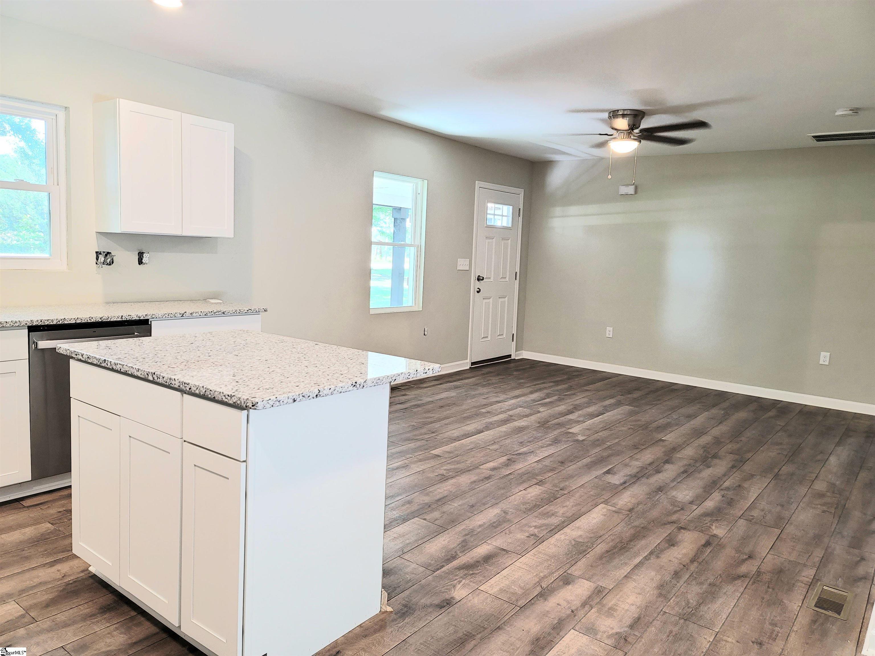 528 Old Hundred Road Pelzer, SC 29669 - Photo 9 of 29