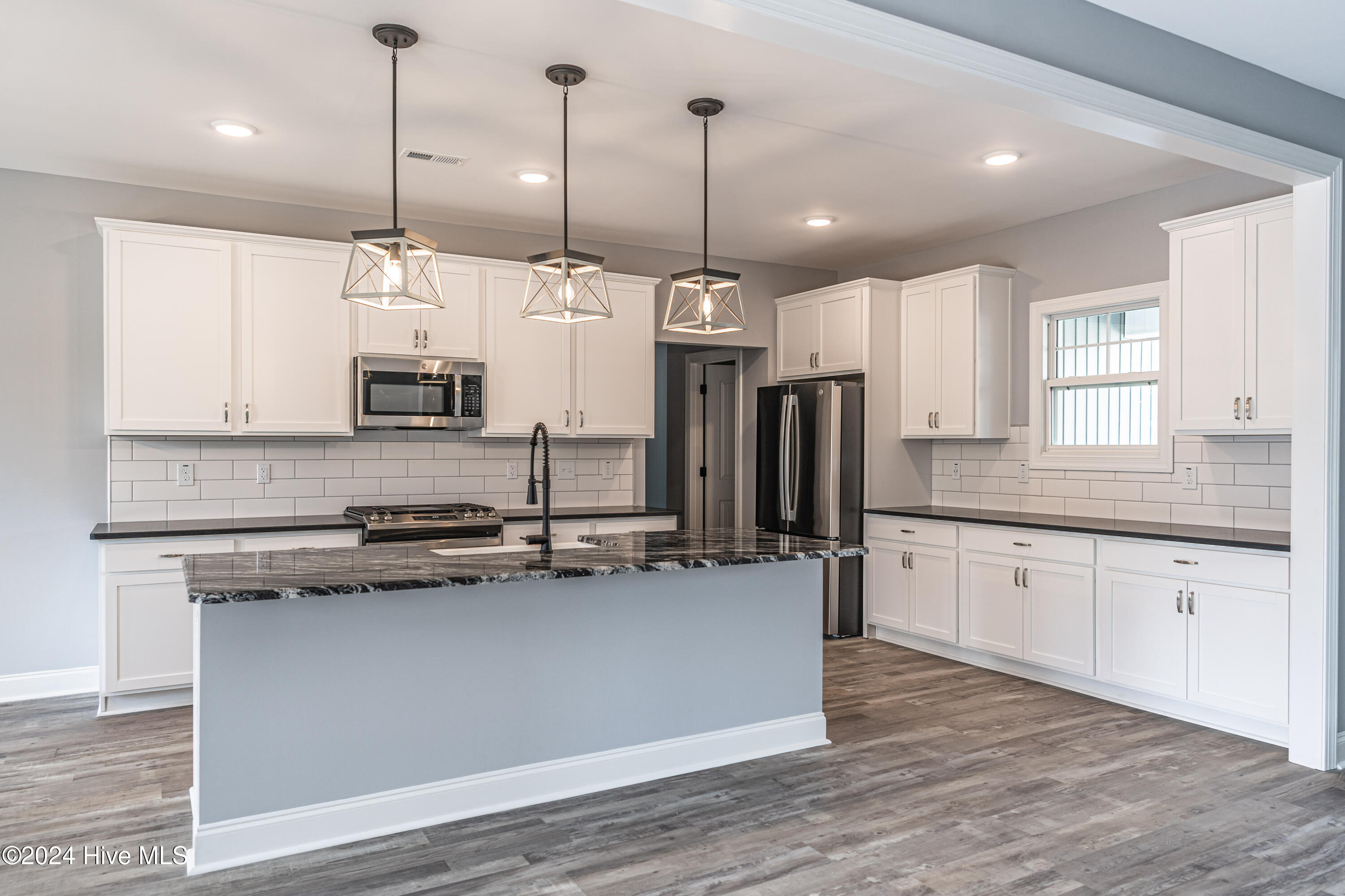 155 Hickory Pointer Way Cameron, NC 28326 - Photo 5 of 21 Superior Homes of the Sandhills 'Hyland' Floor Plan on 10+ Acres