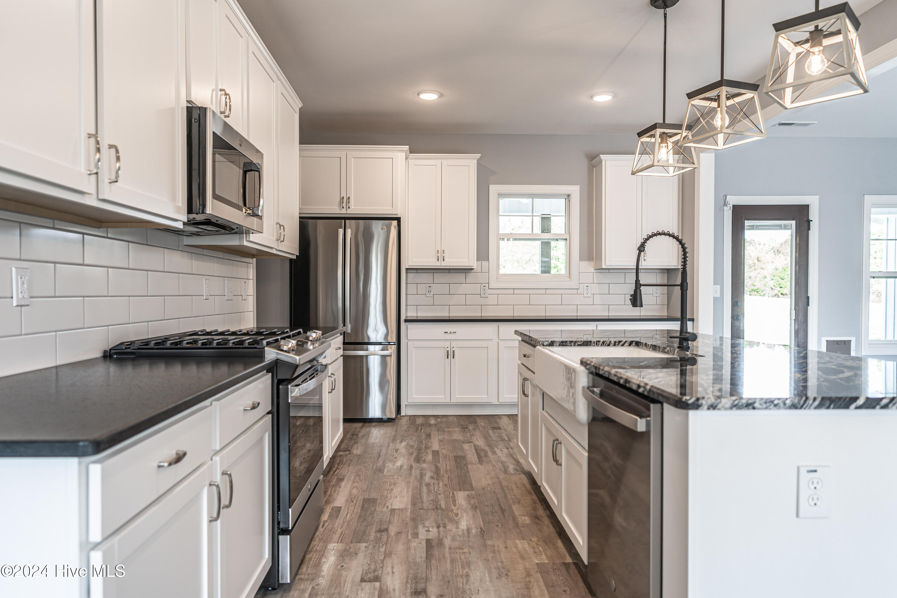 155 Hickory Pointer Way Cameron, NC 28326 - Photo 8 of 21 Superior Homes of the Sandhills 'Hyland' Floor Plan on 10+ Acres