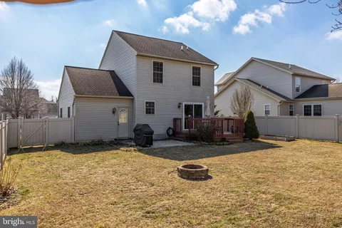 $325,000 | 7 Sussex Drive, Carlisle, PA 17013