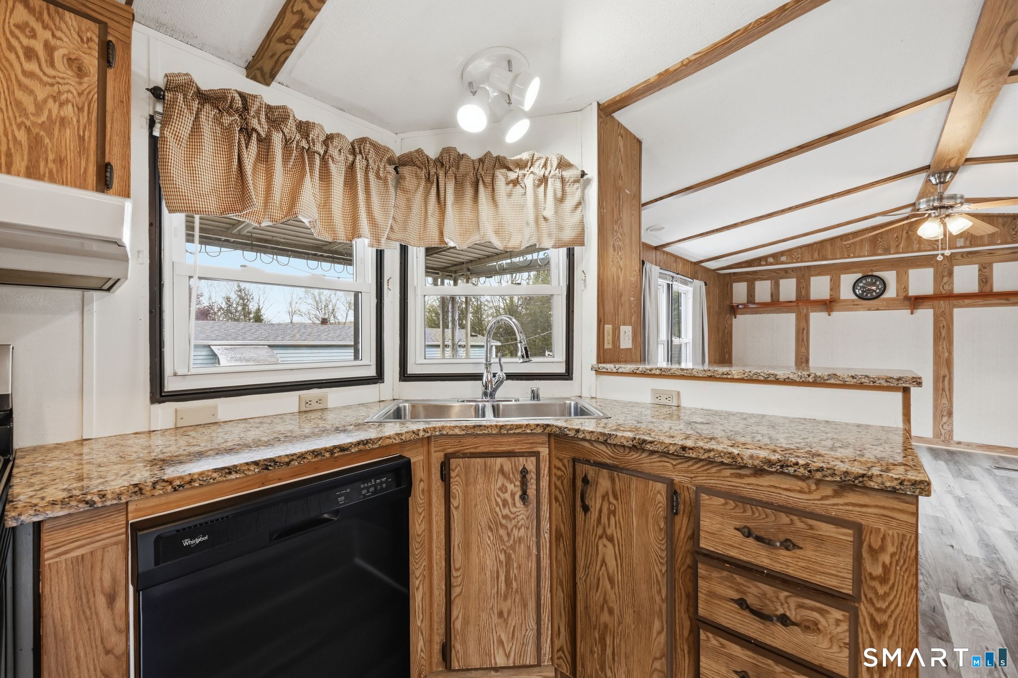 325 Kelly Road Vernon, CT 06066 - Photo 11 of 37