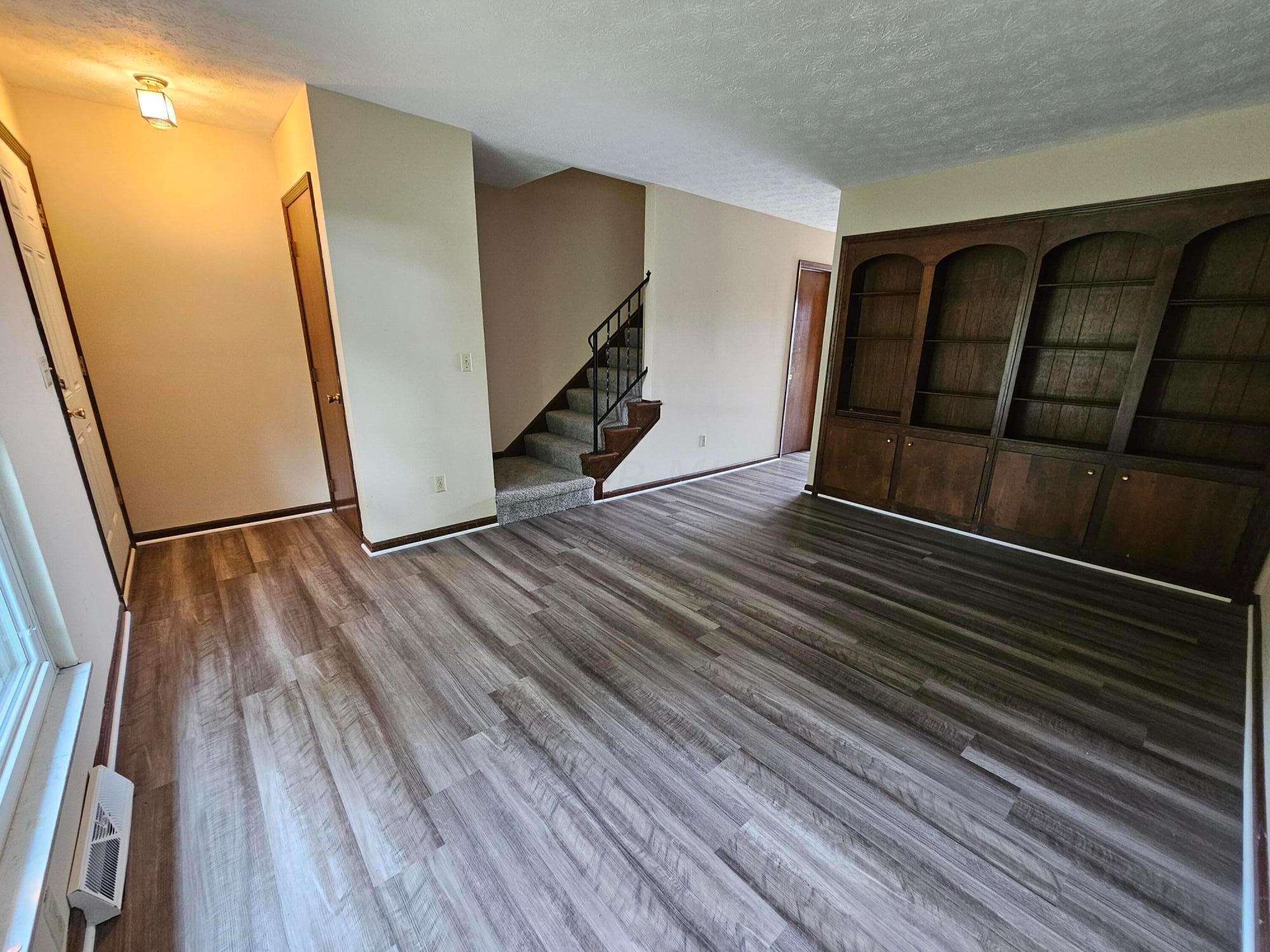 5060 Godown Road, Unit A Columbus, OH 43220 - Photo 3 of 25 20240807_112808