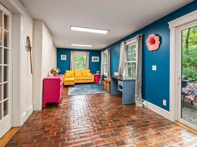 $849,999 | 8 Montvale Road, Worcester, MA 01609