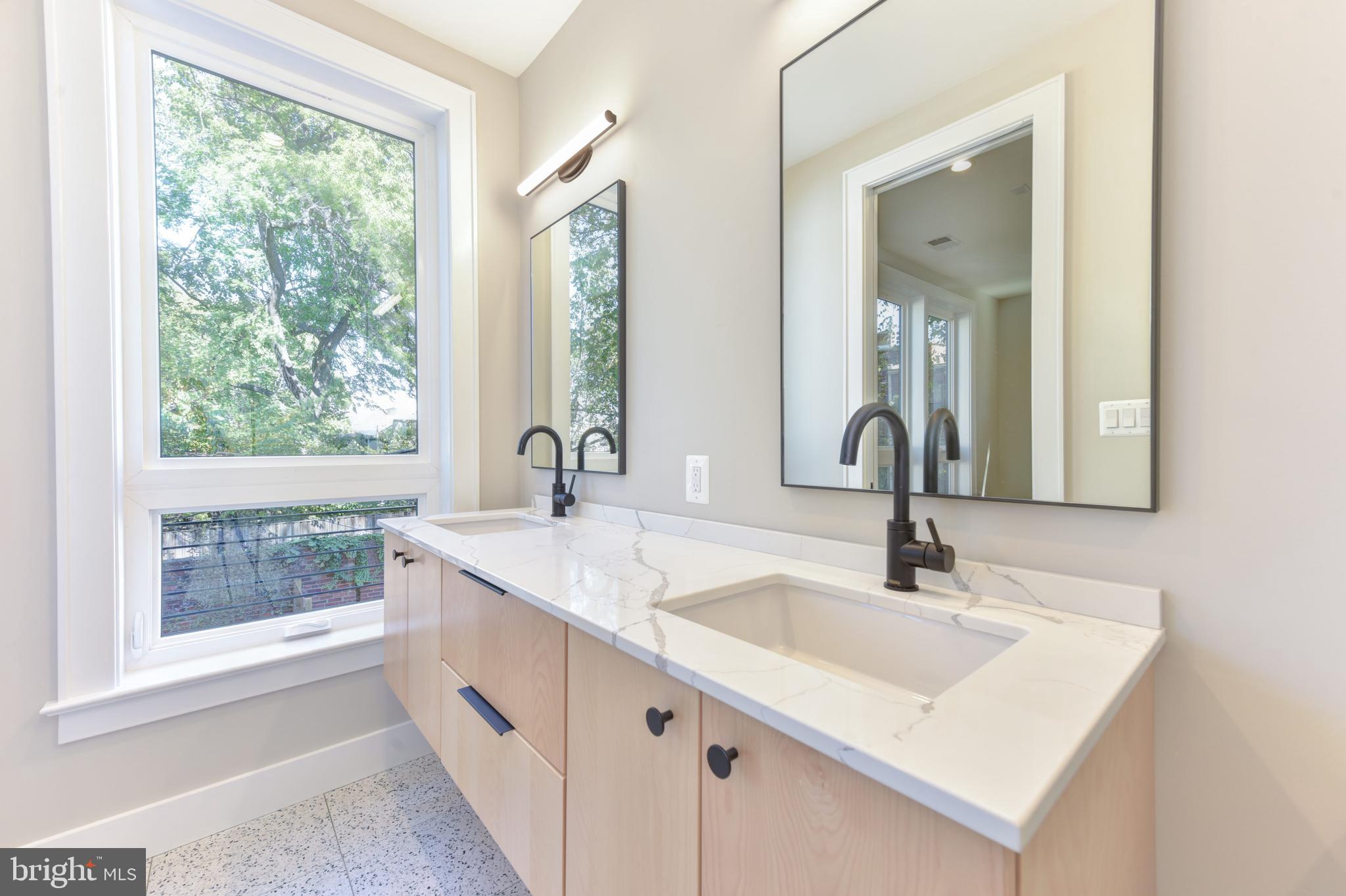 311 P Street Northwest, Unit 2 Washington, DC 20001 - Photo 6 of 14