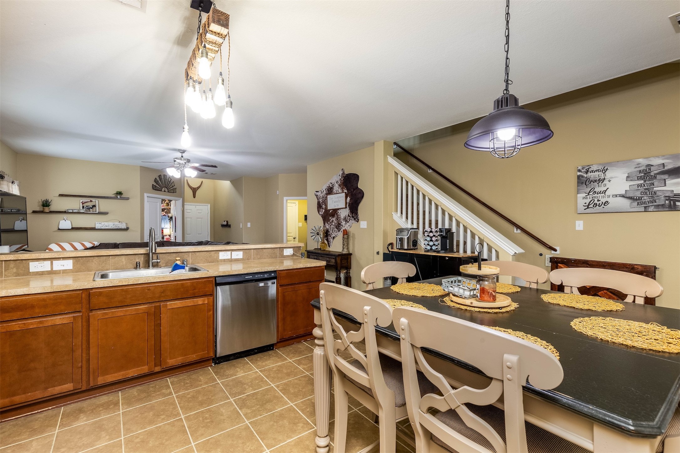 2061 Lepper Street Alvin, TX 77511 - Photo 8 of 32