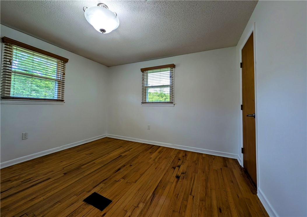 125 Chastain Road Central, SC 29630 - Photo 17 of 37
