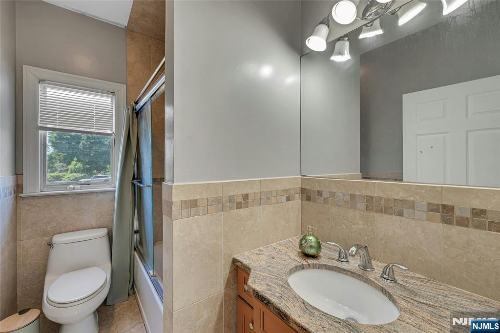 4 8th Street, Unit A Fairview, NJ 07022 - Photo 29 of 35