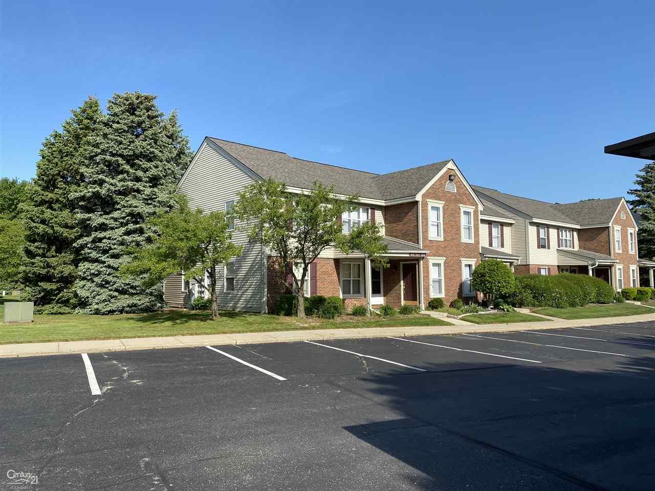 1574 O'Neil Circle Rochester Hills, MI 48307 - Photo 2 of 20