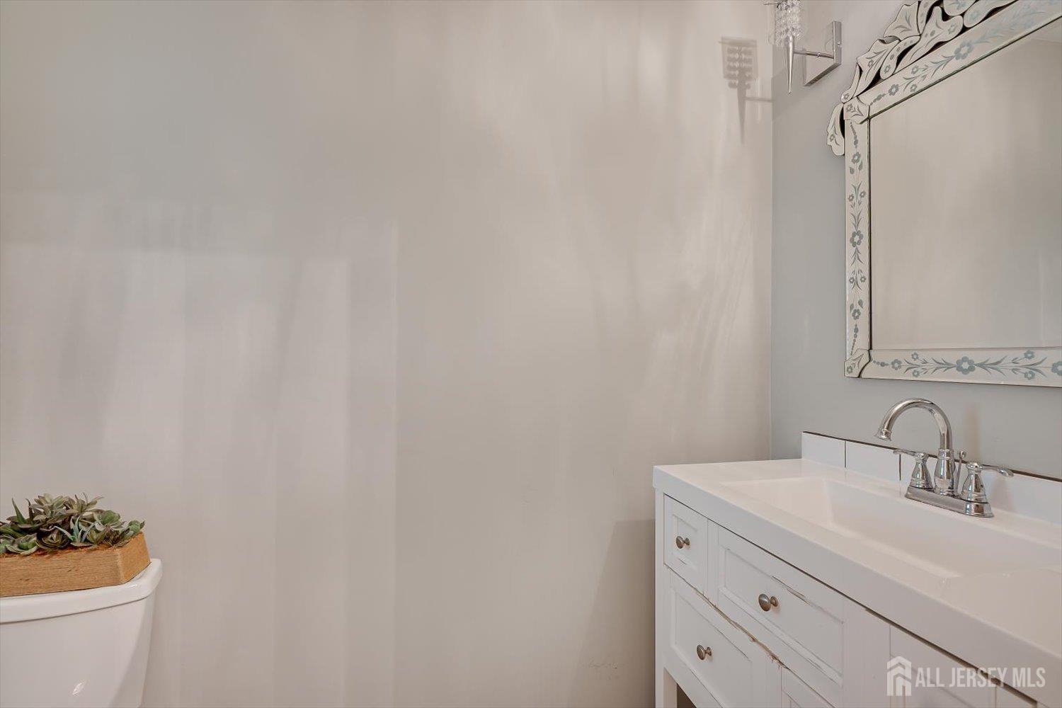 4 Augusta Court Edison, NJ 08820 - Photo 29 of 44