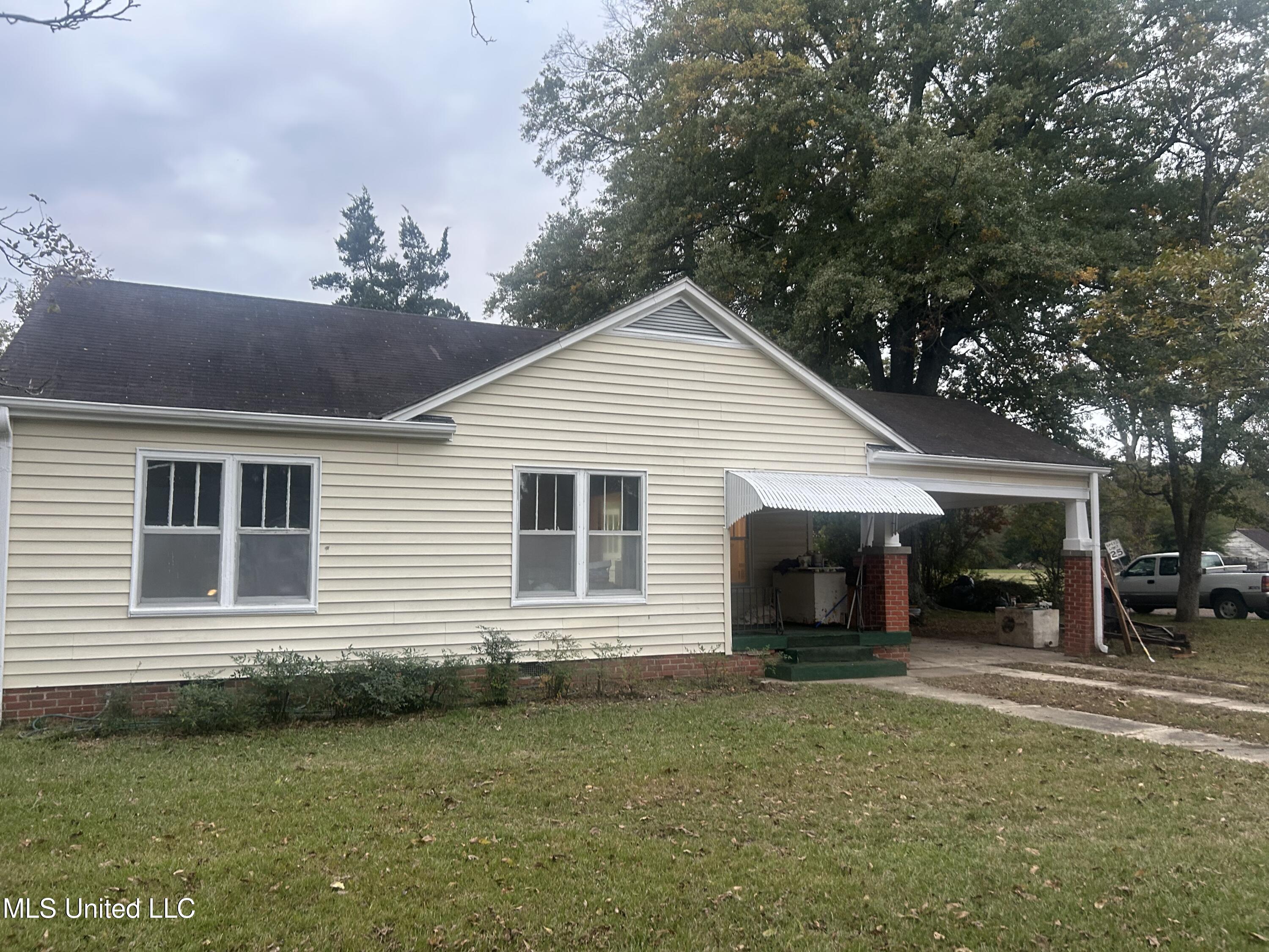 363 West Park Avenue Drew, MS 38737 - Photo 1 of 8 IMG_8249