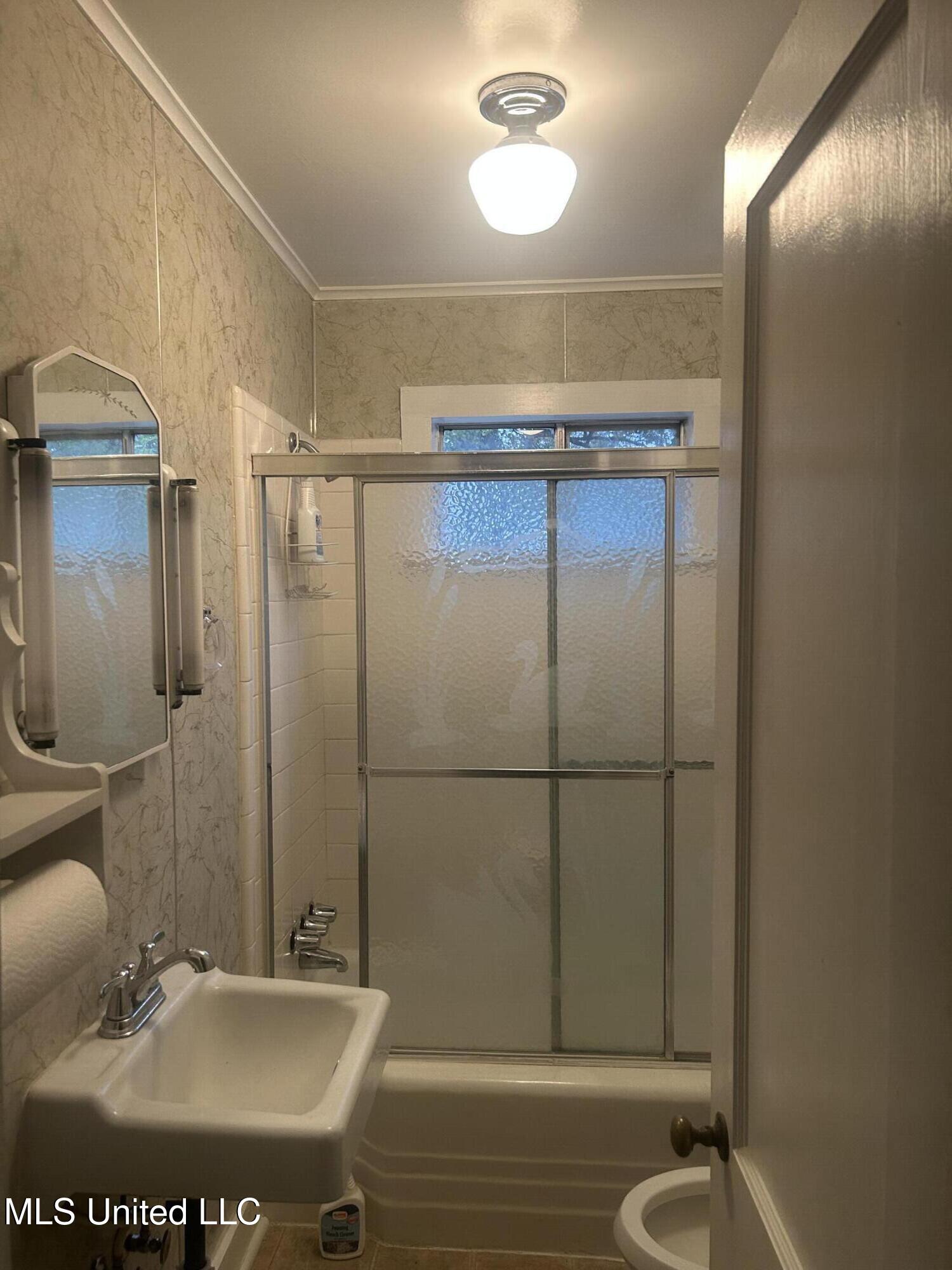 363 West Park Avenue Drew, MS 38737 - Photo 2 of 8 IMG_8240