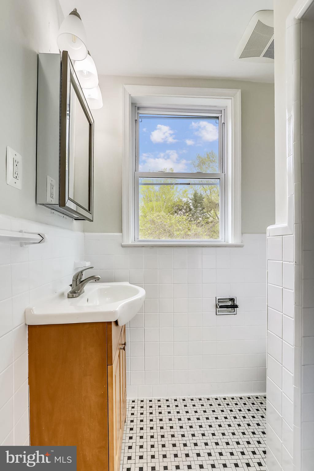 10117 Gates Avenue Silver Spring, MD 20902 - Photo 24 of 69