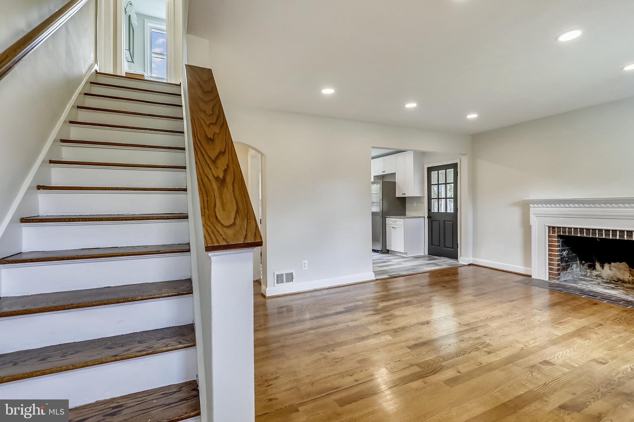 10117 Gates Avenue Silver Spring, MD 20902 - Photo 5 of 69