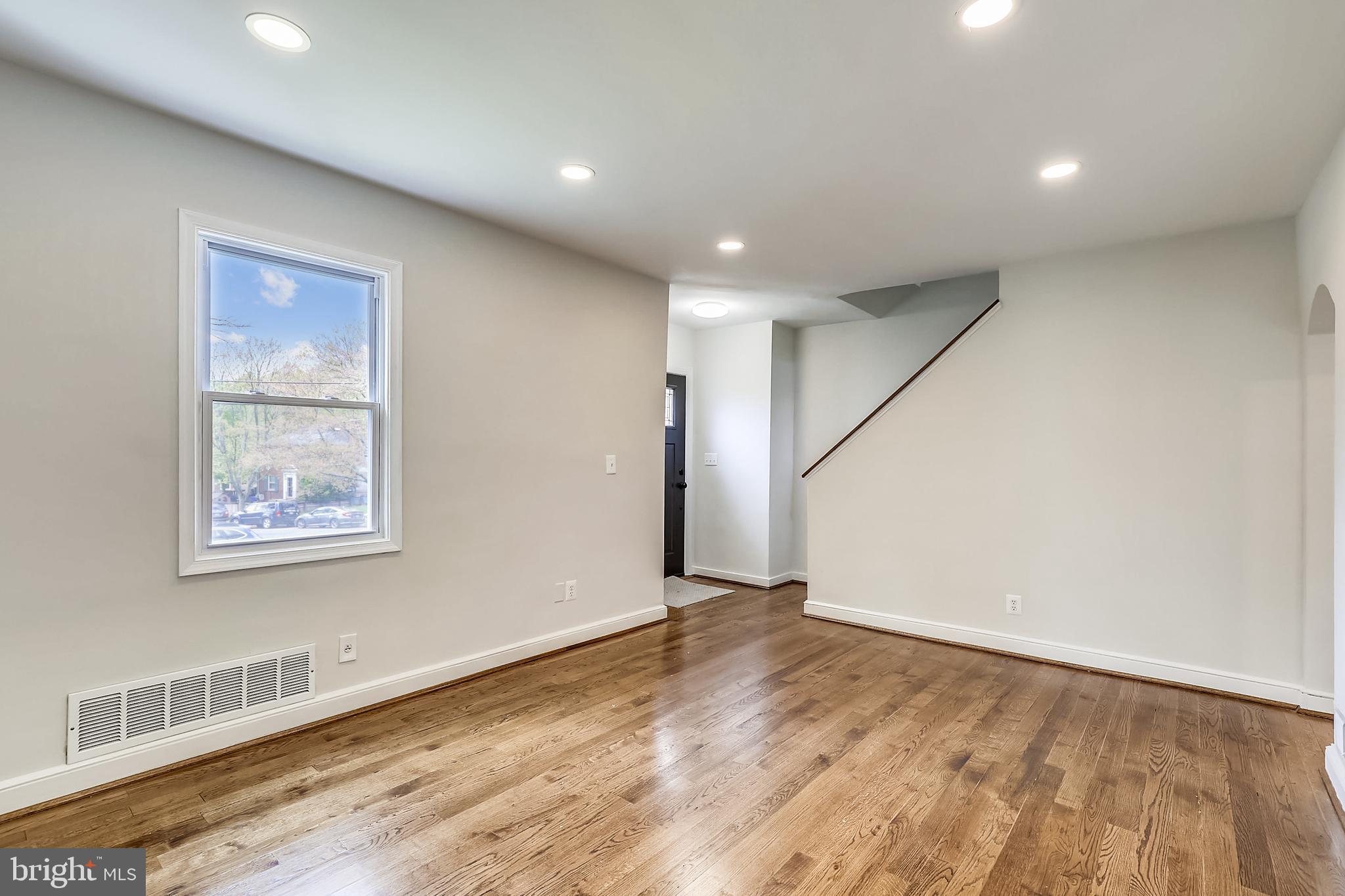 10117 Gates Avenue Silver Spring, MD 20902 - Photo 7 of 69