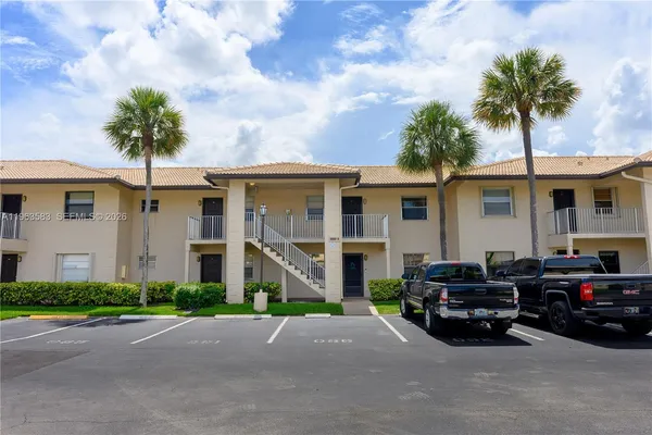 $205,000 | 5560 Lakeside Drive, Unit 204, Margate, FL 33063