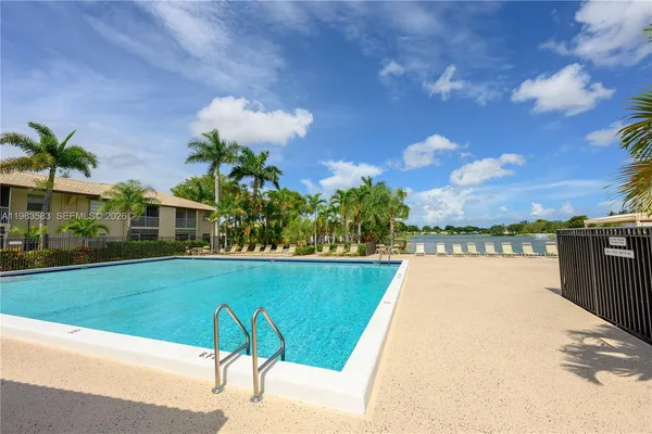 $205,000 | 5560 Lakeside Drive, Unit 204, Margate, FL 33063