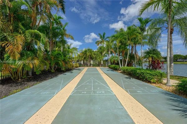 $205,000 | 5560 Lakeside Drive, Unit 204, Margate, FL 33063