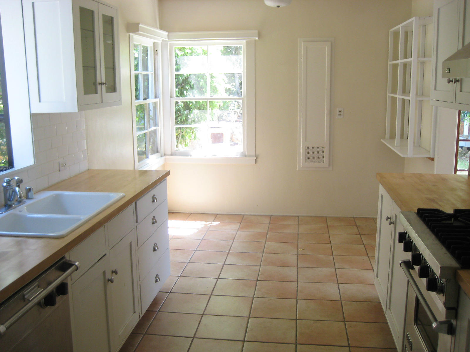 1118 Ferrelo Road Santa Barbara, CA 93103 - Photo 3 of 5 Kitchen