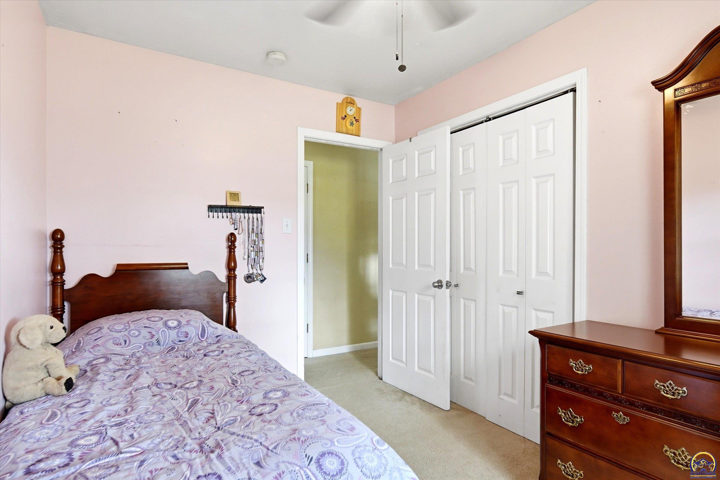 2543 Southwest Kent Street Topeka, KS 66614 - Photo 14 of 38