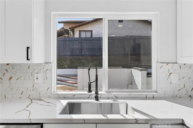 $695,000 | 6568 Ave Mariposa, Jurupa Valley, CA 92509