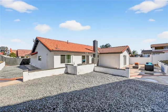 $695,000 | 6568 Ave Mariposa, Jurupa Valley, CA 92509