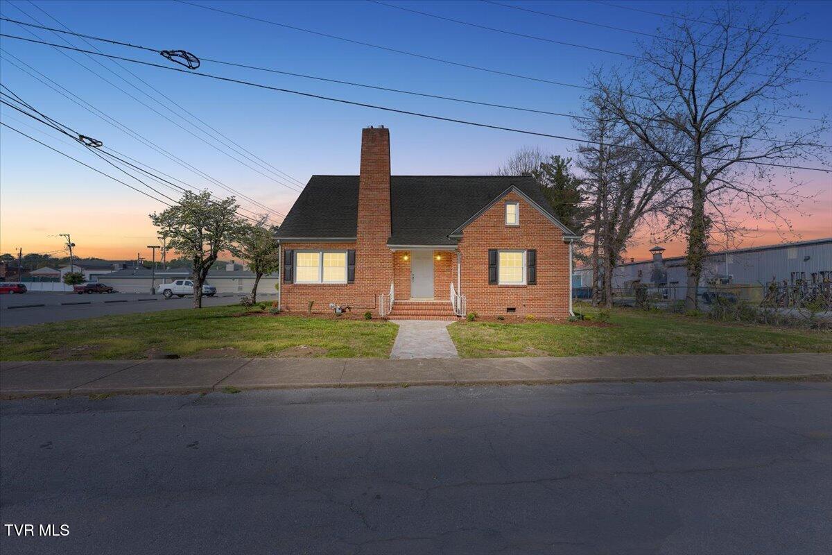 223 North Riverside Drive Elizabethton, TN 37643 - Photo 1 of 42 01-DTD