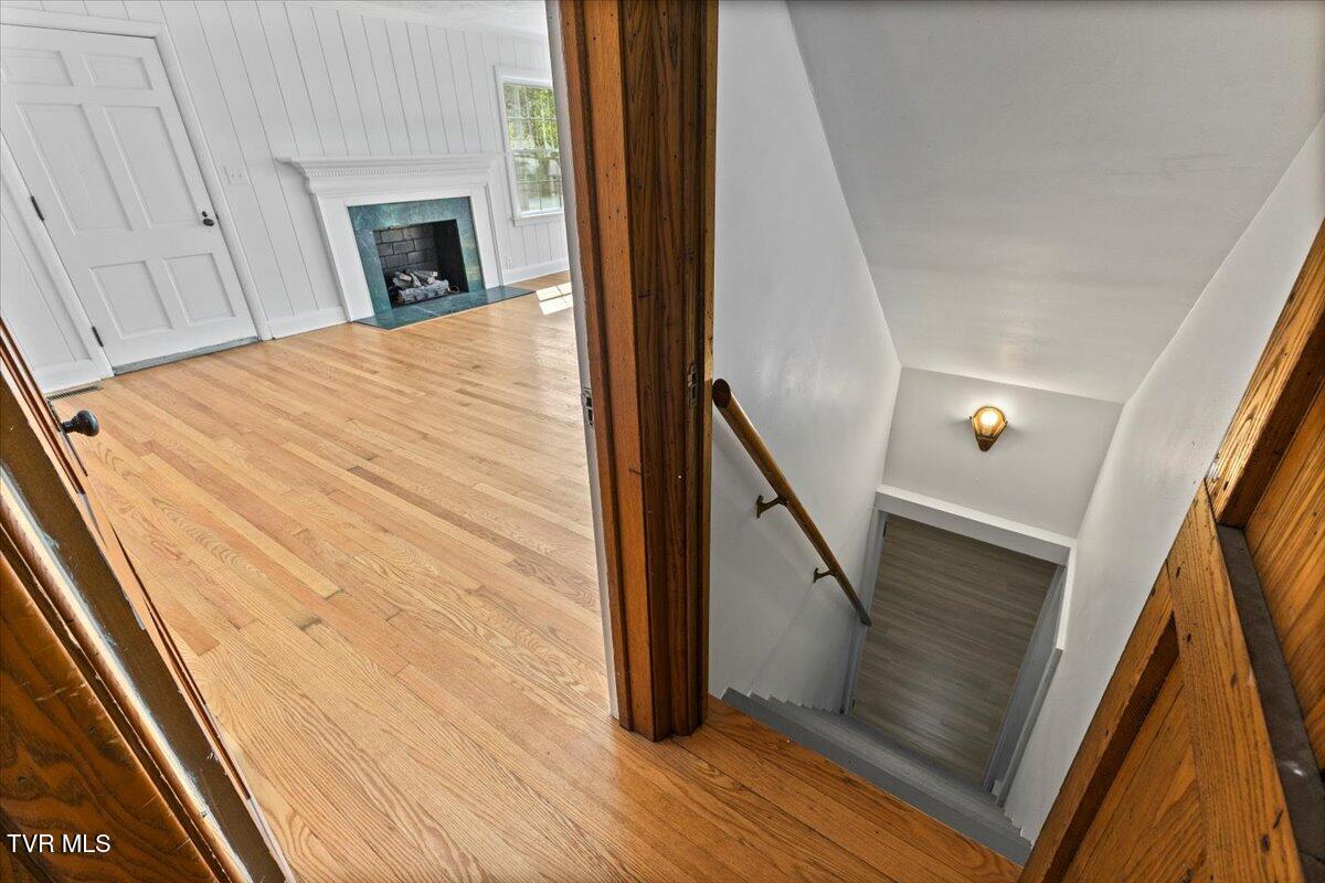 223 North Riverside Drive Elizabethton, TN 37643 - Photo 20 of 42 40-128A2693
