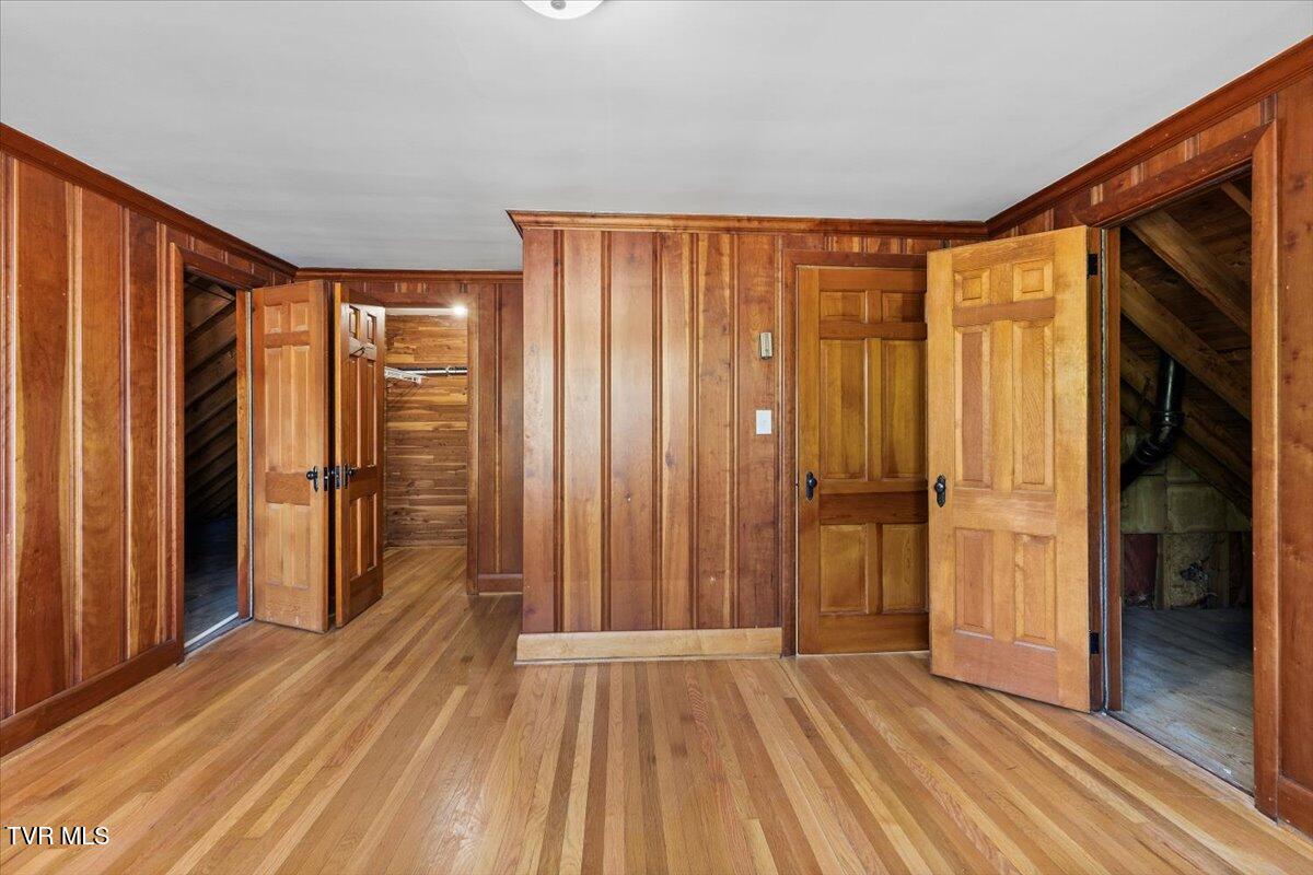 223 North Riverside Drive Elizabethton, TN 37643 - Photo 30 of 42 33-128A2669