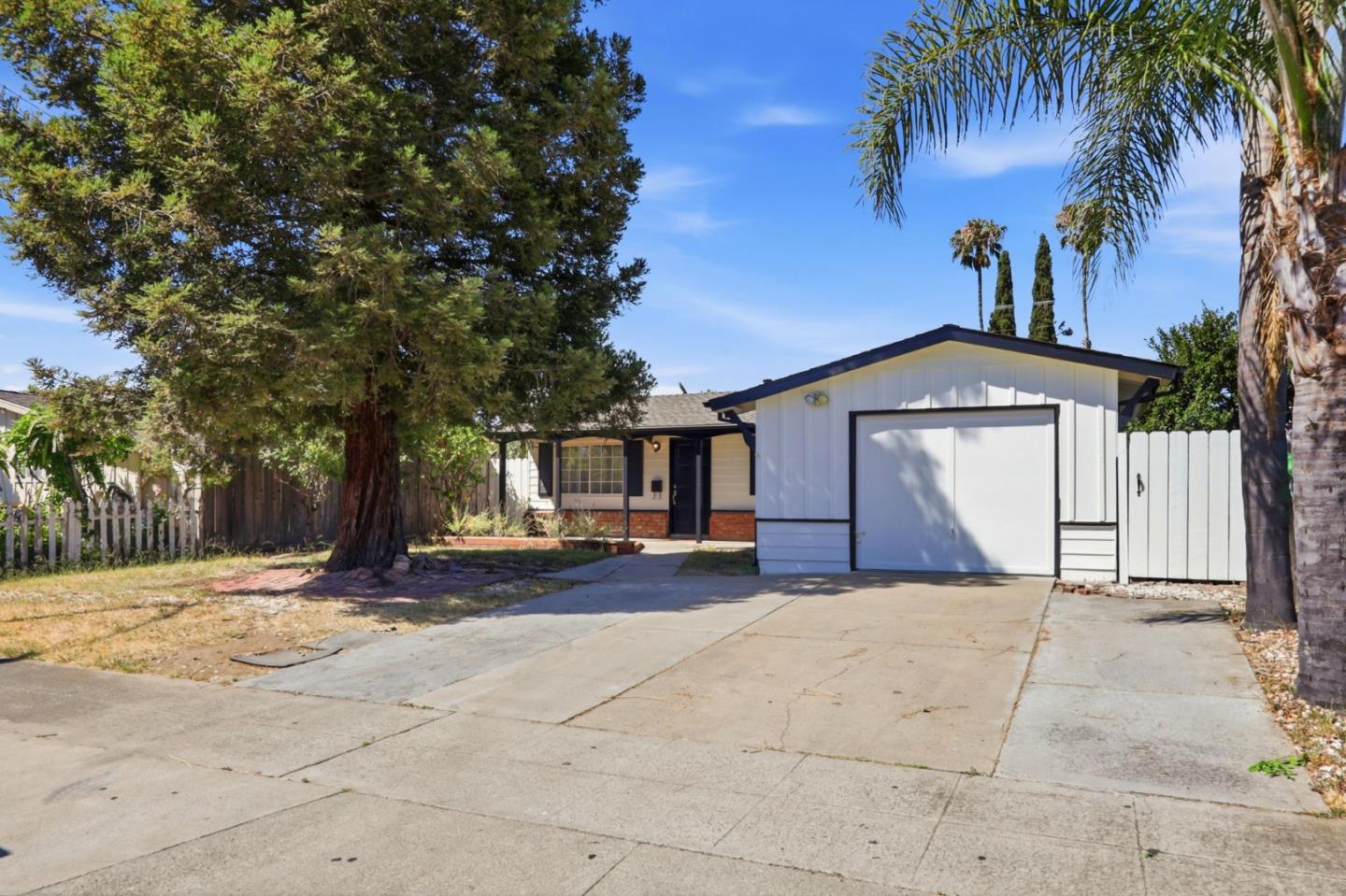 2137 Inman Way San Jose, CA 95122 - Photo 4 of 27
