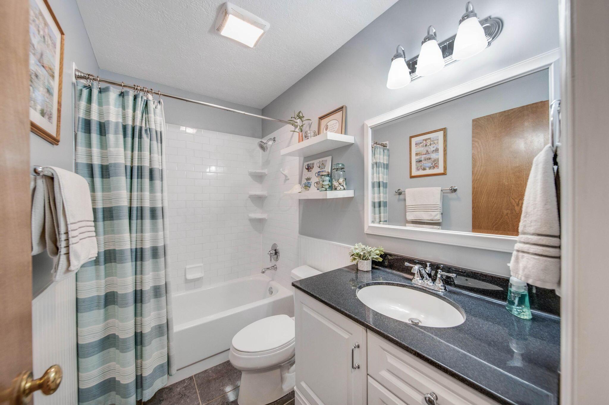 3377 River Narrows Road Hilliard, OH 43026 - Photo 52 of 94 Hall Bathroom (Upstairs)