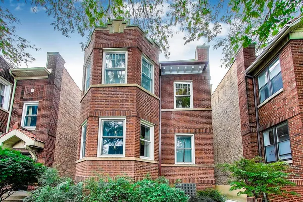 $3,100 | 2238 West Argyle Street, Unit 2, Chicago, IL 60625