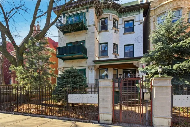 $1,200 | 4518 North Sheridan Road, Unit 1C, Chicago, IL 60640