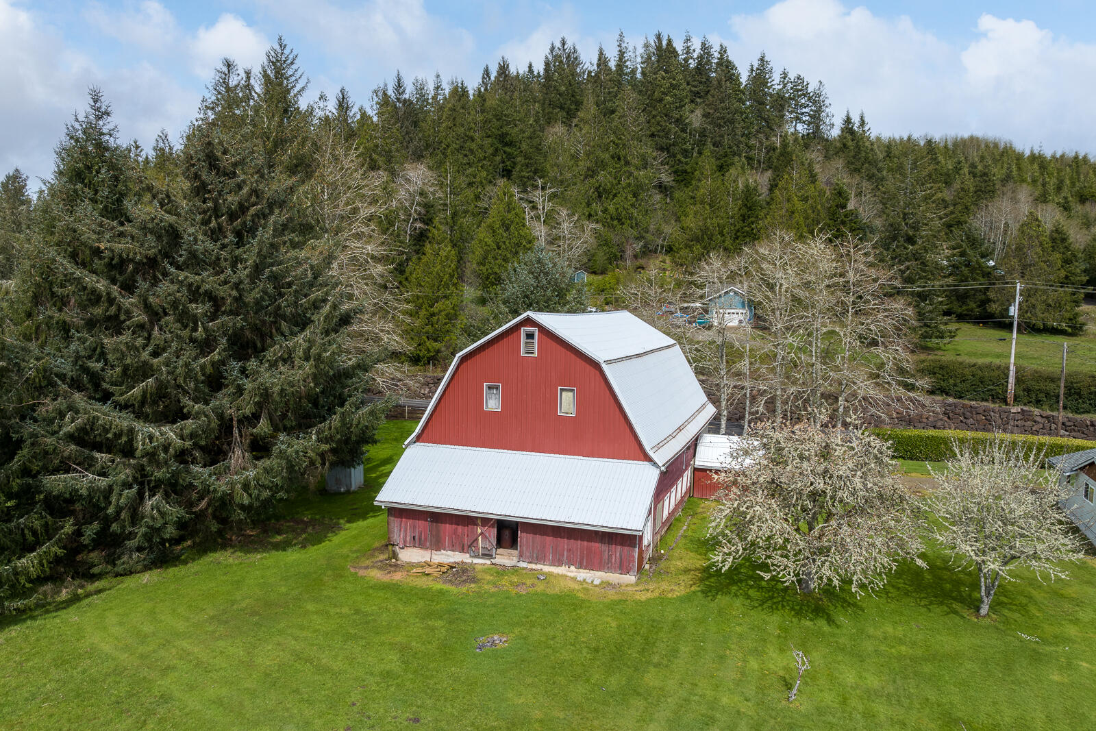 17775 Sandlake Road Cloverdale, OR 97112 - Photo 34 of 39 Barn
