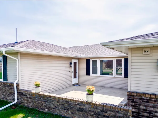 $465,000 | 13015 West Franklin Street, Hudson, IL 61748
