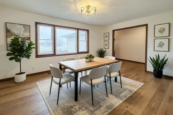 $465,000 | 13015 West Franklin Street, Hudson, IL 61748