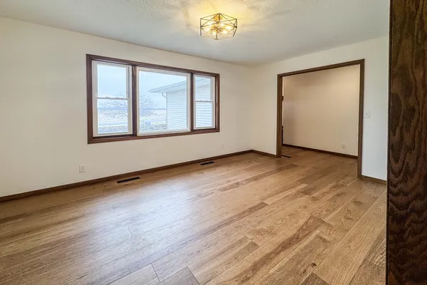 $465,000 | 13015 West Franklin Street, Hudson, IL 61748